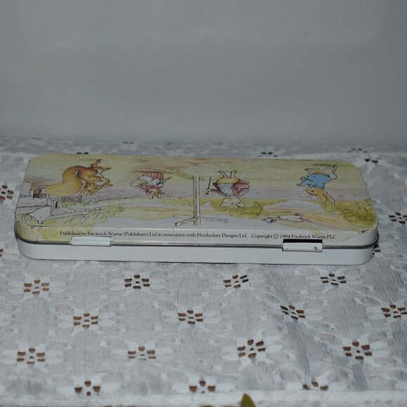 Vintage 1980s Peter Rabbit & Friends Metal Tin Pencil Case Spring Cottage Decor - Picture 13 of 15
